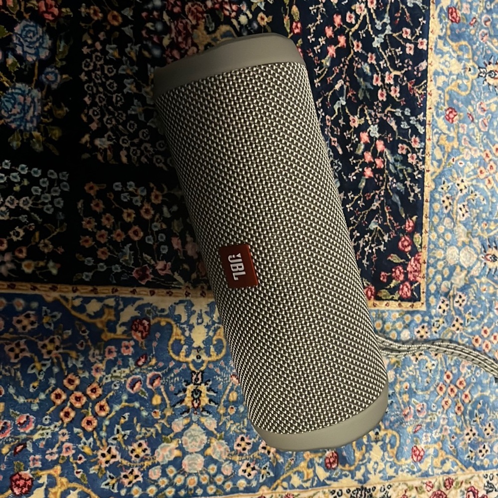 JBL Flip 4